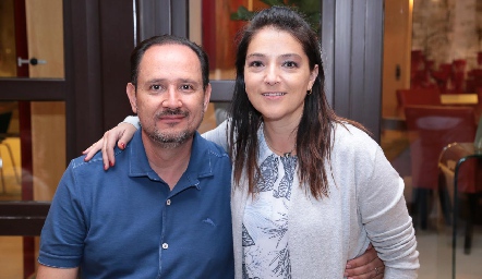  Manuel Toledo y Adriana Calderón de Toledo.