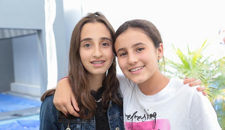  Sofía Oliva y Paulina González.