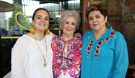  Elisa Robles de Granados, Lily Alvarado de Robles y Claudia Robles de Mendizábal.