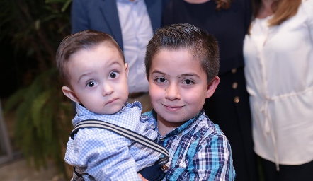  Santi y Diego.
