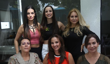  Andrea Campos, Luli Lamas, Vianey Lara, Verónica Campos, Graciela Valdez y Saira Minero.