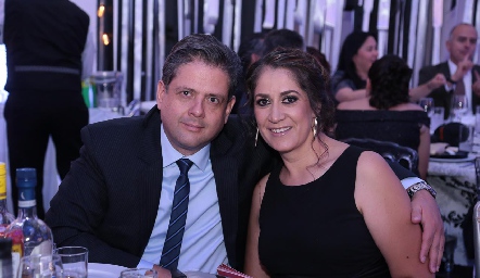  Manuel Vega y Claudia Márquez.