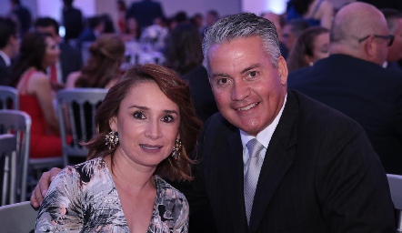  Gabriela Zavala y Óscar Araujo.