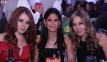  Yatsy Puente, Chela Morelos Zaragoza y Roxana Orozco.