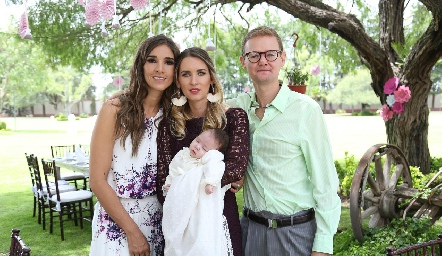  Alessa con los hermanos Alejandra, Daniela y Guillermo Borbolla González.
