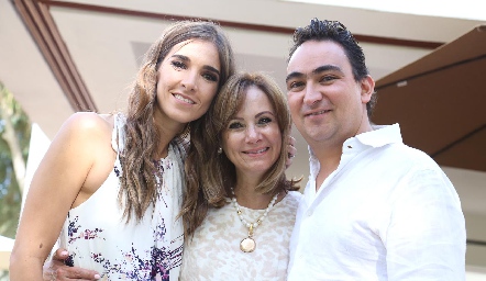  Alejandra Borbolla, Jana González y Mario García.