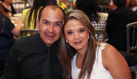  Arturo Martínez y Viviana Padrón .