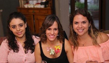  Graciela Castañedo, Mariana Castillo y Gaby Pedroza.
