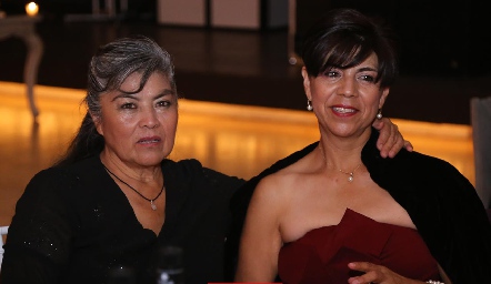  Ofelia Pérez y Rosa Pérez.