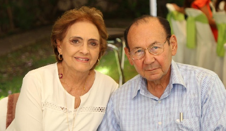  Toyita y Rafael Villalobos .
