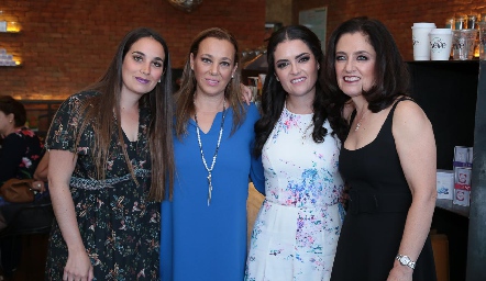  Daniela Gómez, Maribel Cuétara, Isabel Torre y Conchita Gutiérrez.