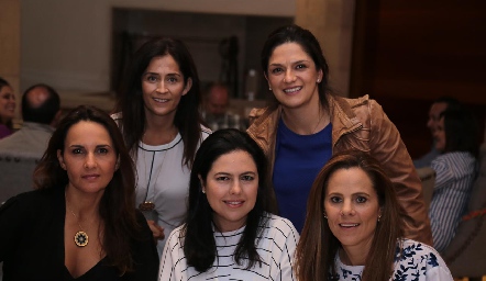  Verónica Conde, Daniela Gutiérrez, Cristina Villalobos, Christianne Esper y Patricia Fernández.