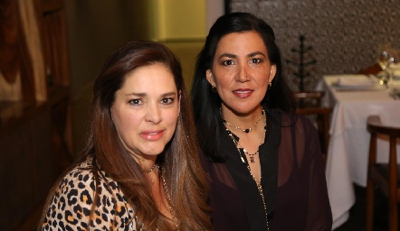  Eva Álvarez y Claudia Pozos .