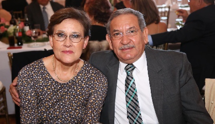  Elizabeth Torres y Luis Rentería.