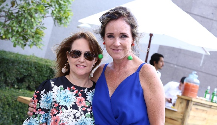  Ingrid Pérez y Claudia Toledo.
