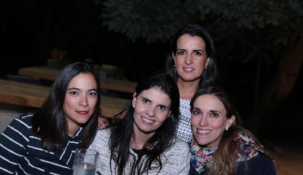  Sandra Villasuso, Andrea, Liz García y Daniela Llano.