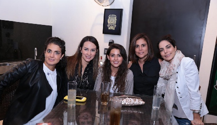  Ana Sofía Velázquez, Sandra de la Garza, Vicky Álvarez, Maga Nieto y Marcela Conde.