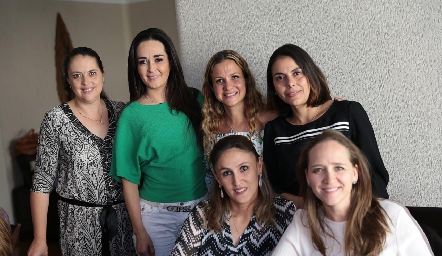  Claudia de los Santos, Marina Mendoza, Aurora Irigoyen, Laura, María José Delgadillo y Blanca Rangel.