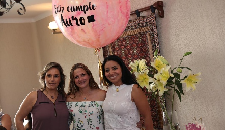  Michelle Zarur, Aurora de Compeán y Jessica Torres.