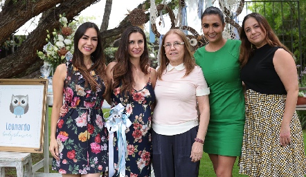  Verónica Luquín, Karla Luquín, Guillermina Martell, Flor Hernández y Martha Luquín.