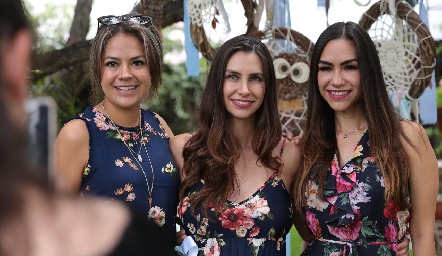  Elisa Mendoza, Karla y Verónica Luquín.