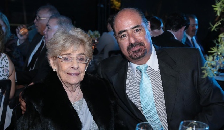  Gloria Saavedra de Mustre y Sergio Mustre.