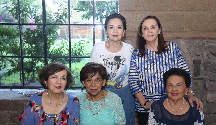  Rosa María Villanueva, Lucy Villanueva, Martha Melo, Lety Puente y Evangelina Ponce.
