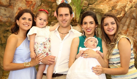  Valeria Siller, Inés, Carlos Del Valle, Claudia Díaz De León, Pau Dibildox y Natalia.