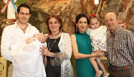  Carlos Del Valle, Natalia, Begoña Ruiz, Claudia Díaz De León y Carlos Del Valle.