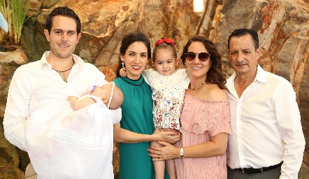  Carlos Del Valle, Natalia, Claudia Díaz De León, Inés, Claudia Revuelta y Alejandro Díaz de León .