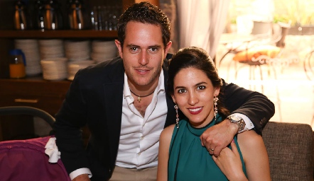  Carlos Del Valle y Claudia Díaz de León.