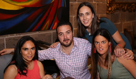  Maricarmen Mejía, Alejandro Granados, Begoña Del Valle y Melissa Ruiz .
