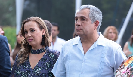  Maribel Cuétara y Juan Gómez, papás de Juanan.