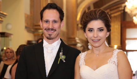  Luis Gabriel Pizarro y Claudia Lizaola.
