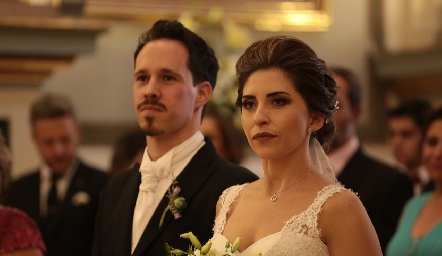  Luis Gabriel Pizarro y Claudia Lizaola.