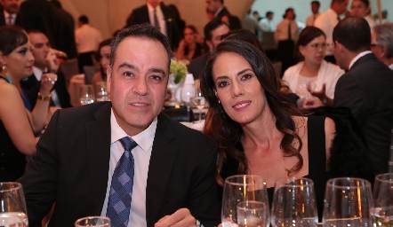  Enrique Flores y Karla Ortiz.