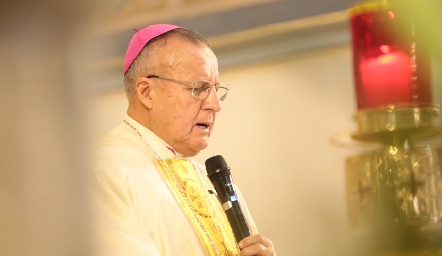 El Arzobispo Carlos Cabrero.