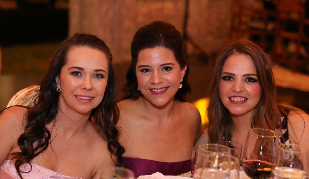   Ana Patricia Valle, Mariana Osorno y Mónica Salinas.