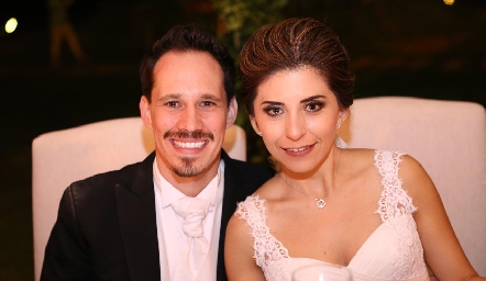  Luis Gabriel Pizarro y Claudia Lizaola.