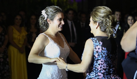  Ana Teresa Jaimes y Teresa Vázquez .