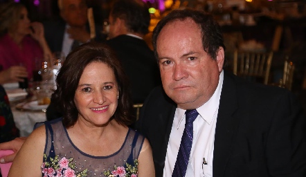  Laura Barrios y Eduardo Oliva .