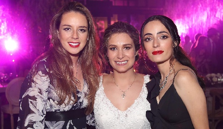  Regina Palomar, Ana Teresa Jaimes y Daniela.