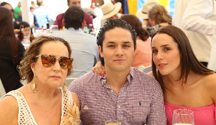  Ximena Nieto, Juan Carlos Nieto y Claudia Artolózaga.