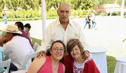  Fernando, Malena  Palau y Carolina Palau .
