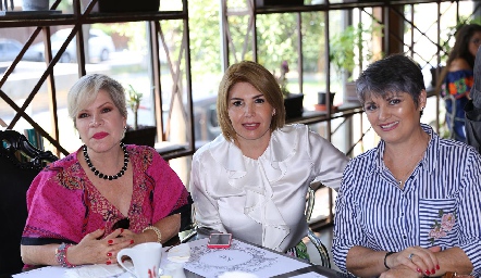  Zoila Rubio, Ana Palacios y Tere.