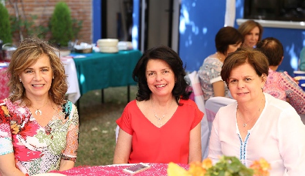  Lupita Aguirre, Paty Ordoñez y Margarita González.