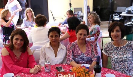  Norma Soriano, Gabriela, Laura Alfaro y Gabriela Alcalde.