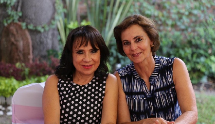  Martha Hernández y Gloria Biaggi.