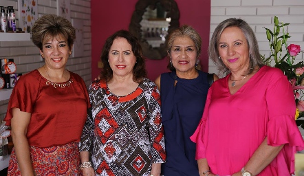  Marcela López, Leticia, Beatriz y Ana Echevarría.