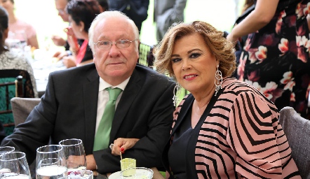  Alejandro Gutiérrez y Marcela Gómez.